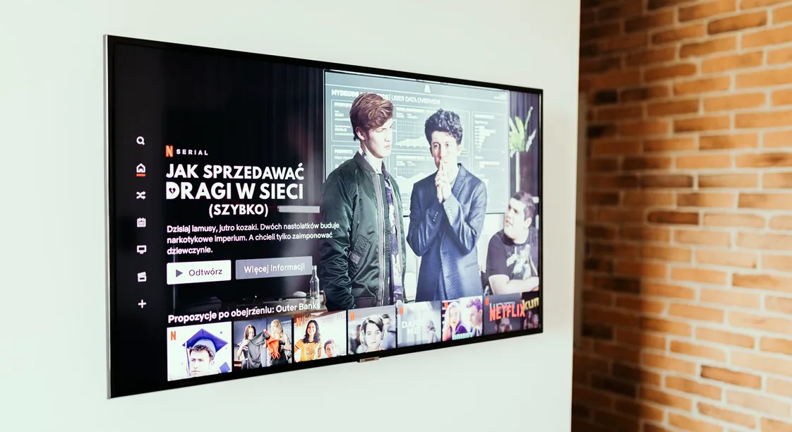 Digital signage that earns its screen time