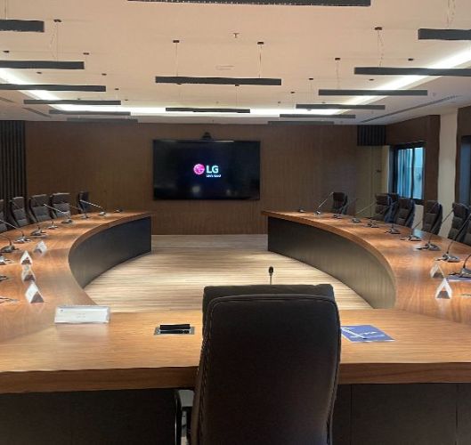 Smart modernisation of the AOU council room
