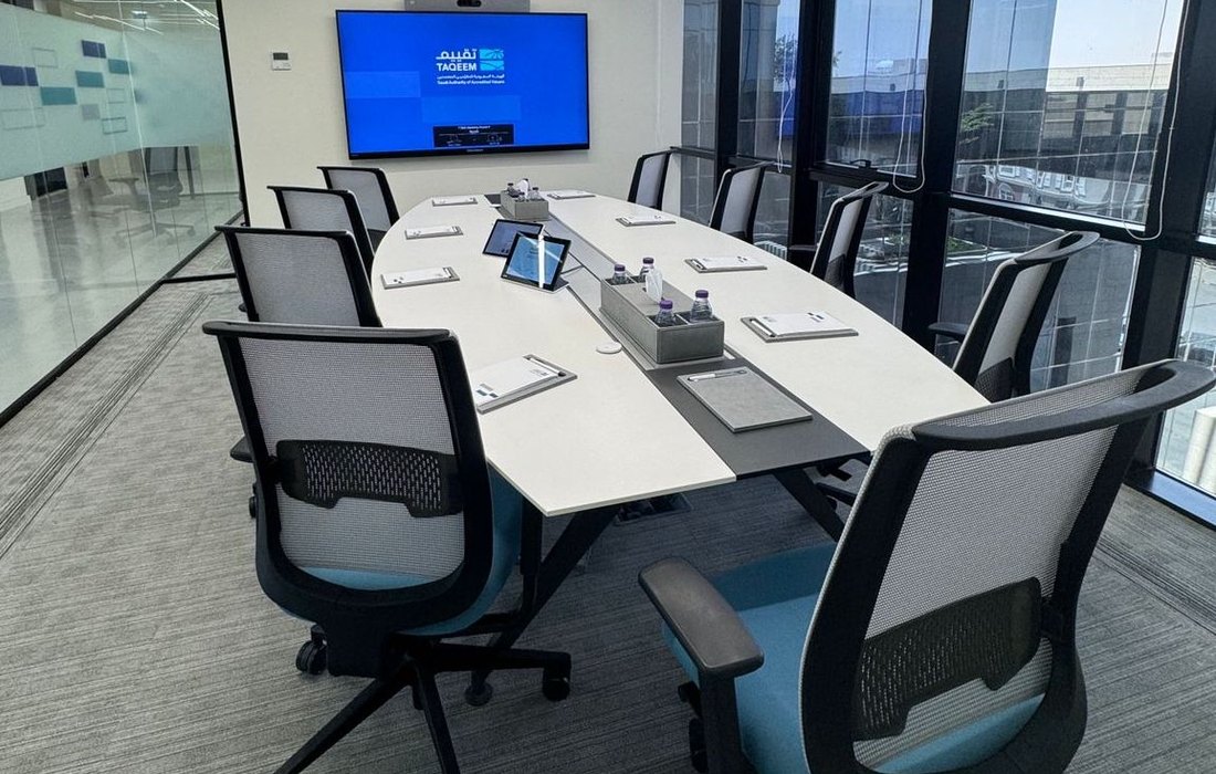 A meeting room with wireless presentation